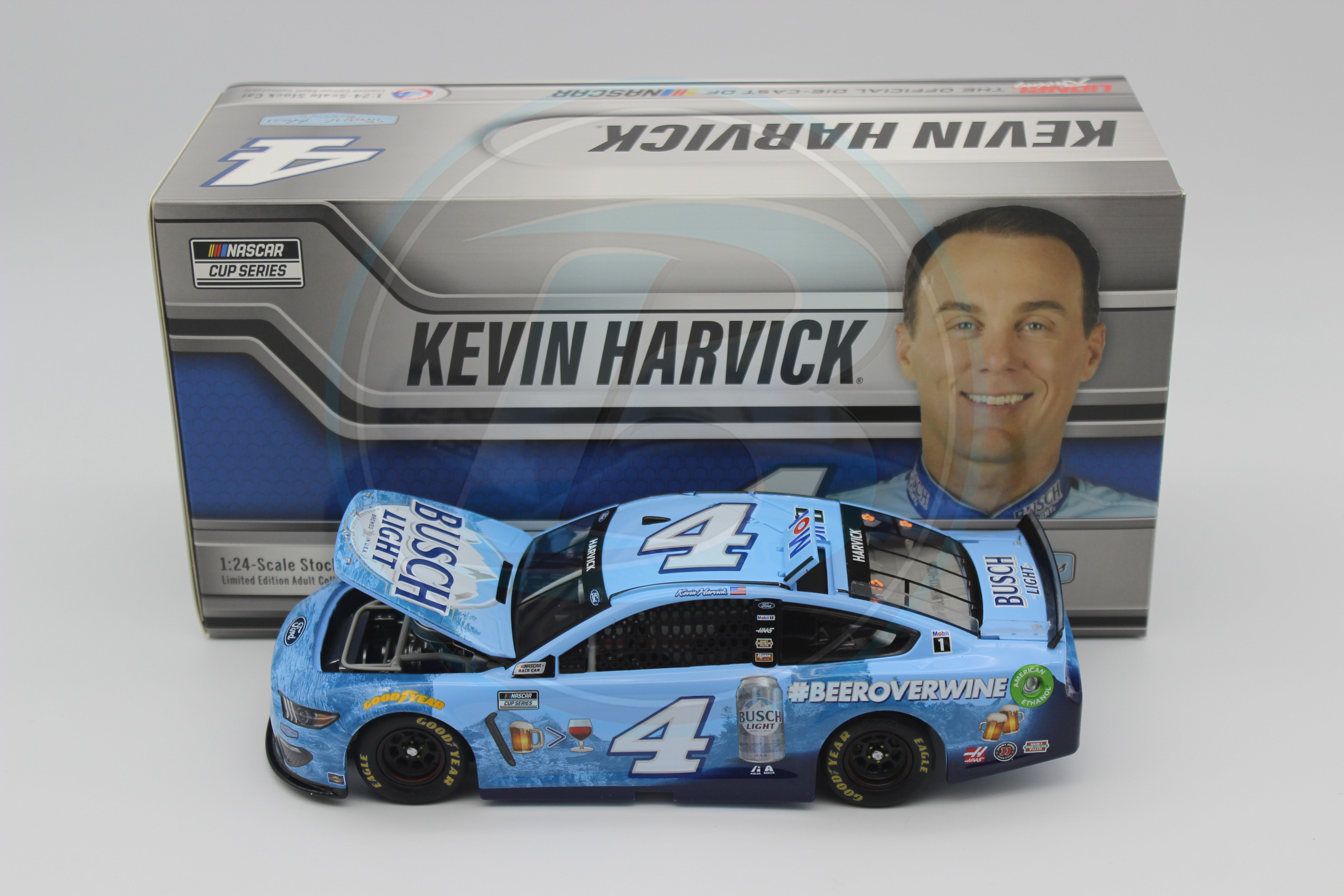 KEVIN HARVICK #4 2018 BUSCH BEER THROWBACK 1/24 SCALE NEW IN STOCK FREE SHIPPING 