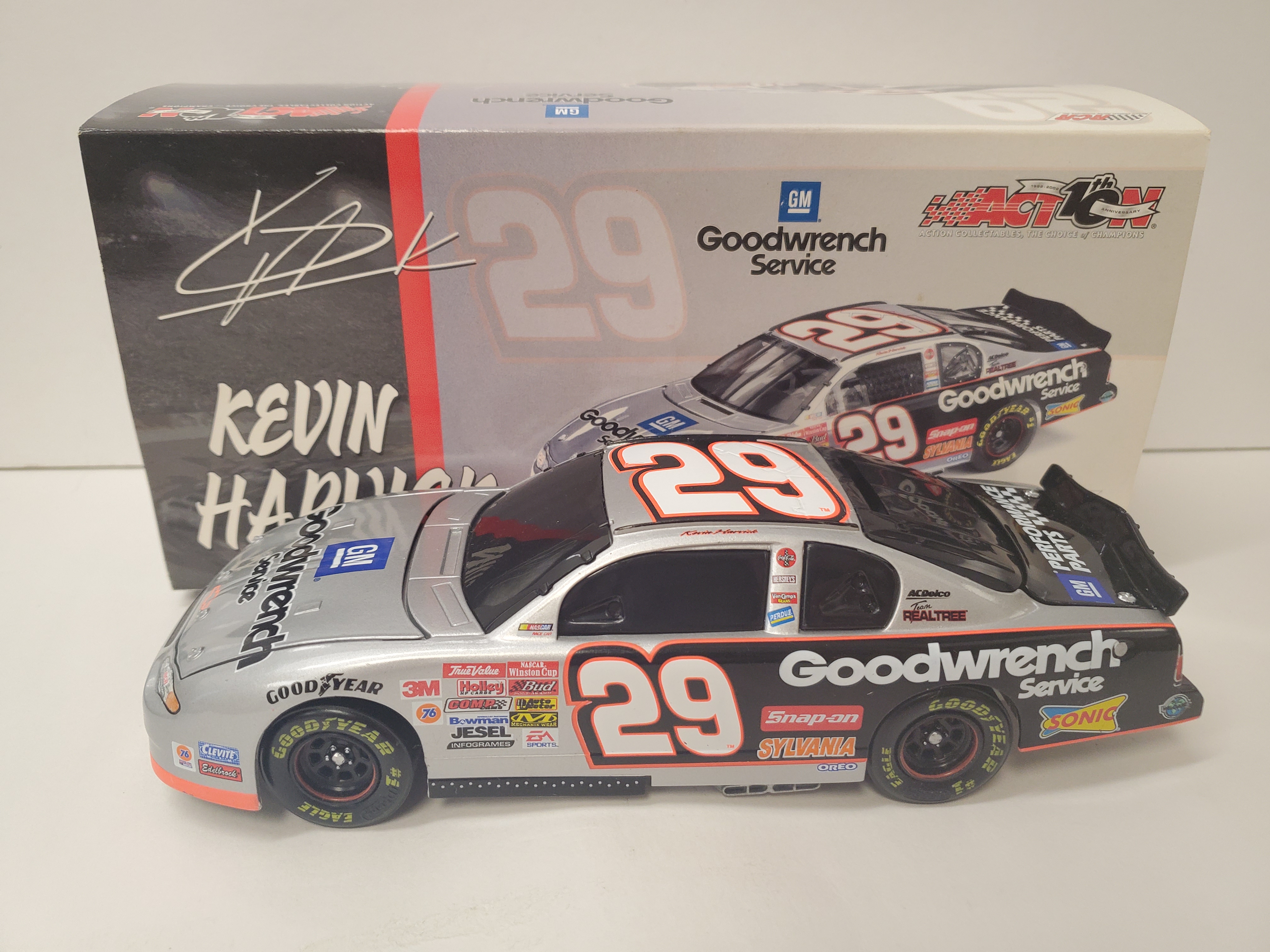 2002 Kevin Harvick GM Goodwrench Service 1/24 Action NASCAR Diecast 