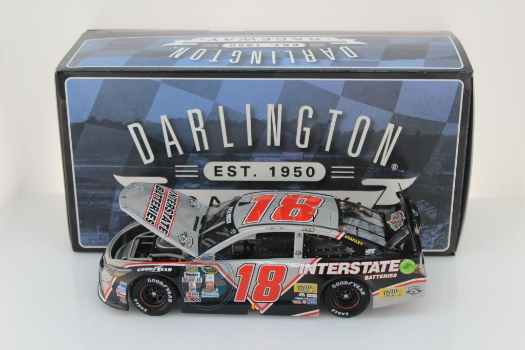 Kyle Busch 2016 Interstate Batteries Darlington Throwback 1:24