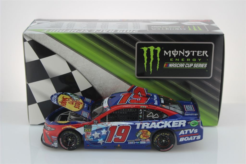 Diecast Lionel 1/24 Martin Truex Jr #19 Bass Pro Shops Toyota Camry, Vittoria Richmond 2021