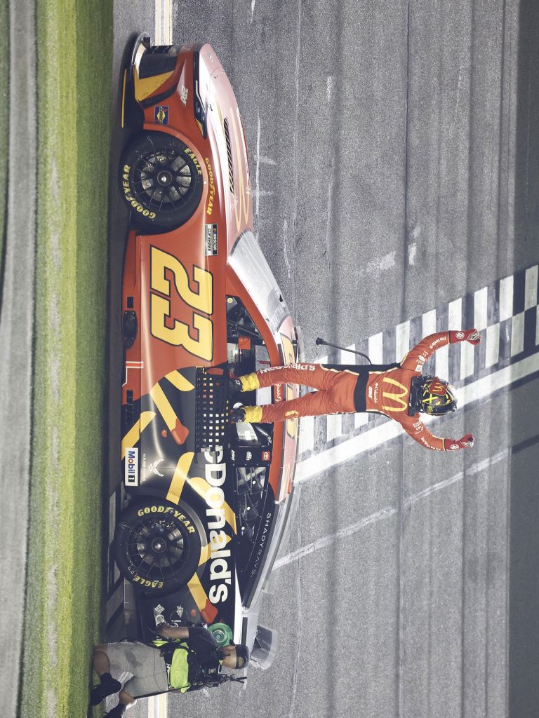 Bubba Wallace 2025 McDonalds Duel 1 at Daytona 2/13 Race Win 1:24