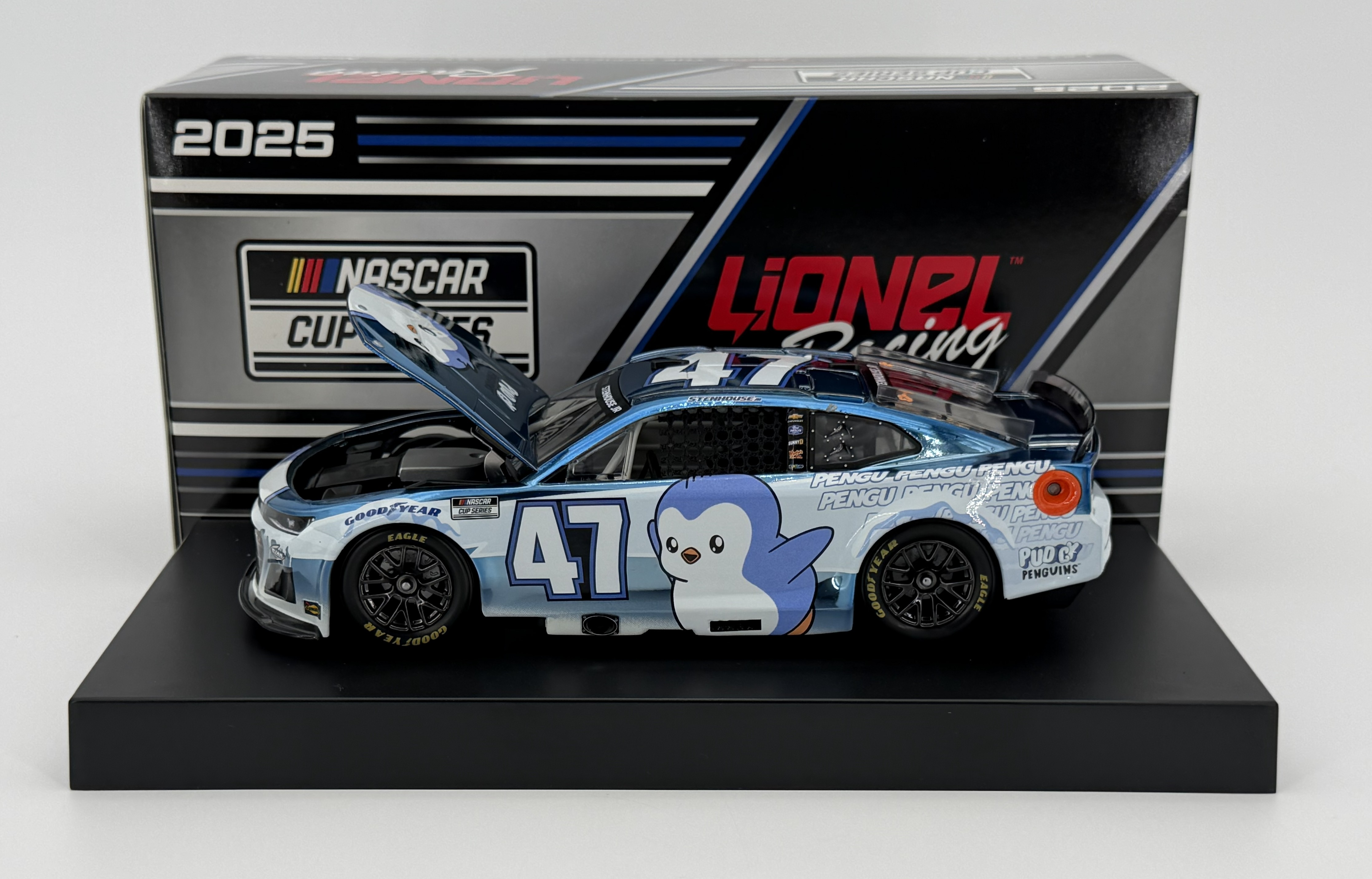Ricky Stenhouse Jr 2025 Pudgy Penguins 1:24 Color Chrome Nascar