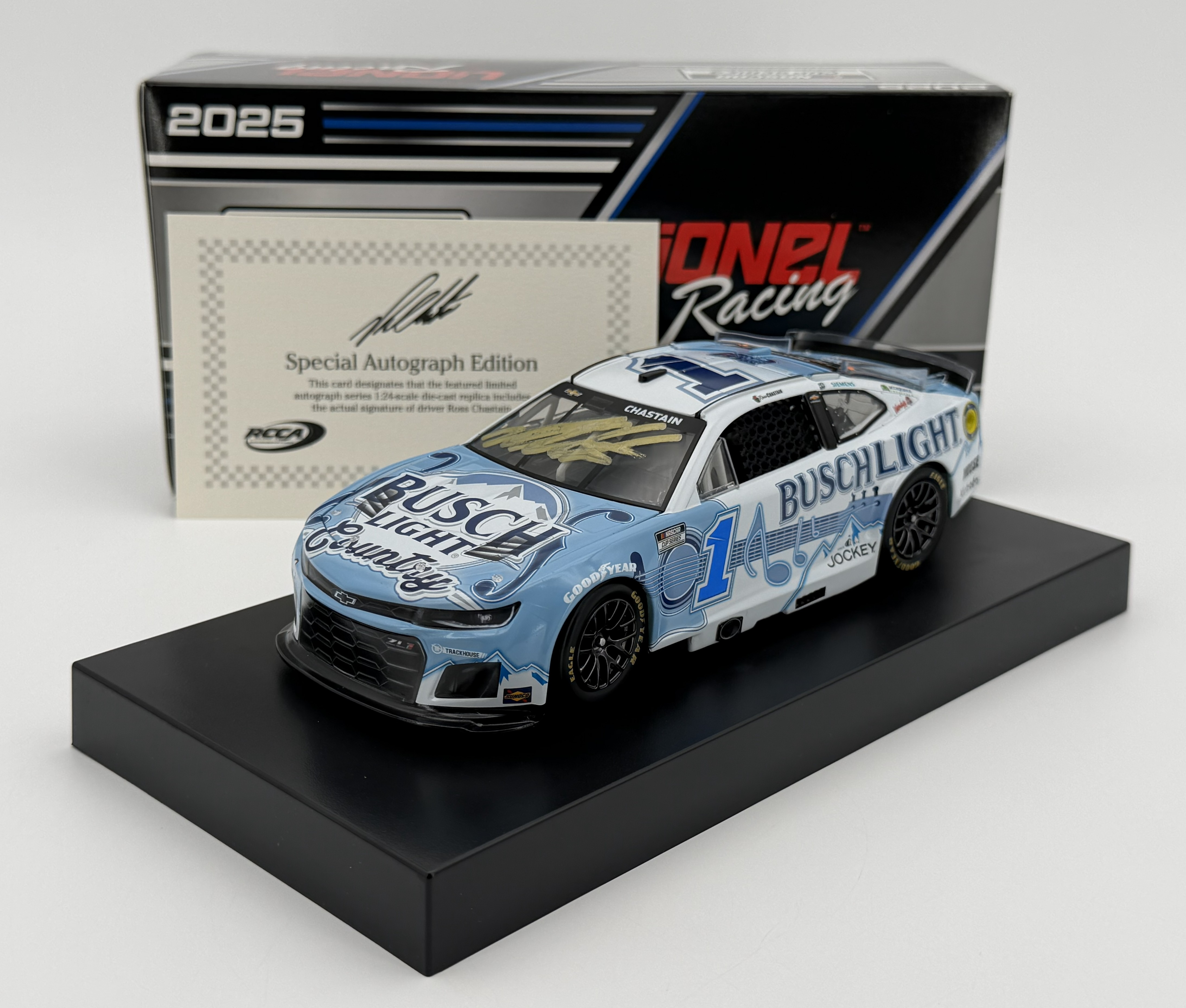 ブッシュスタジアム　ミニチュア フィギュア Ross Chastain Autographed 2025 Busch Light Country 1:24 Nascar Diecast