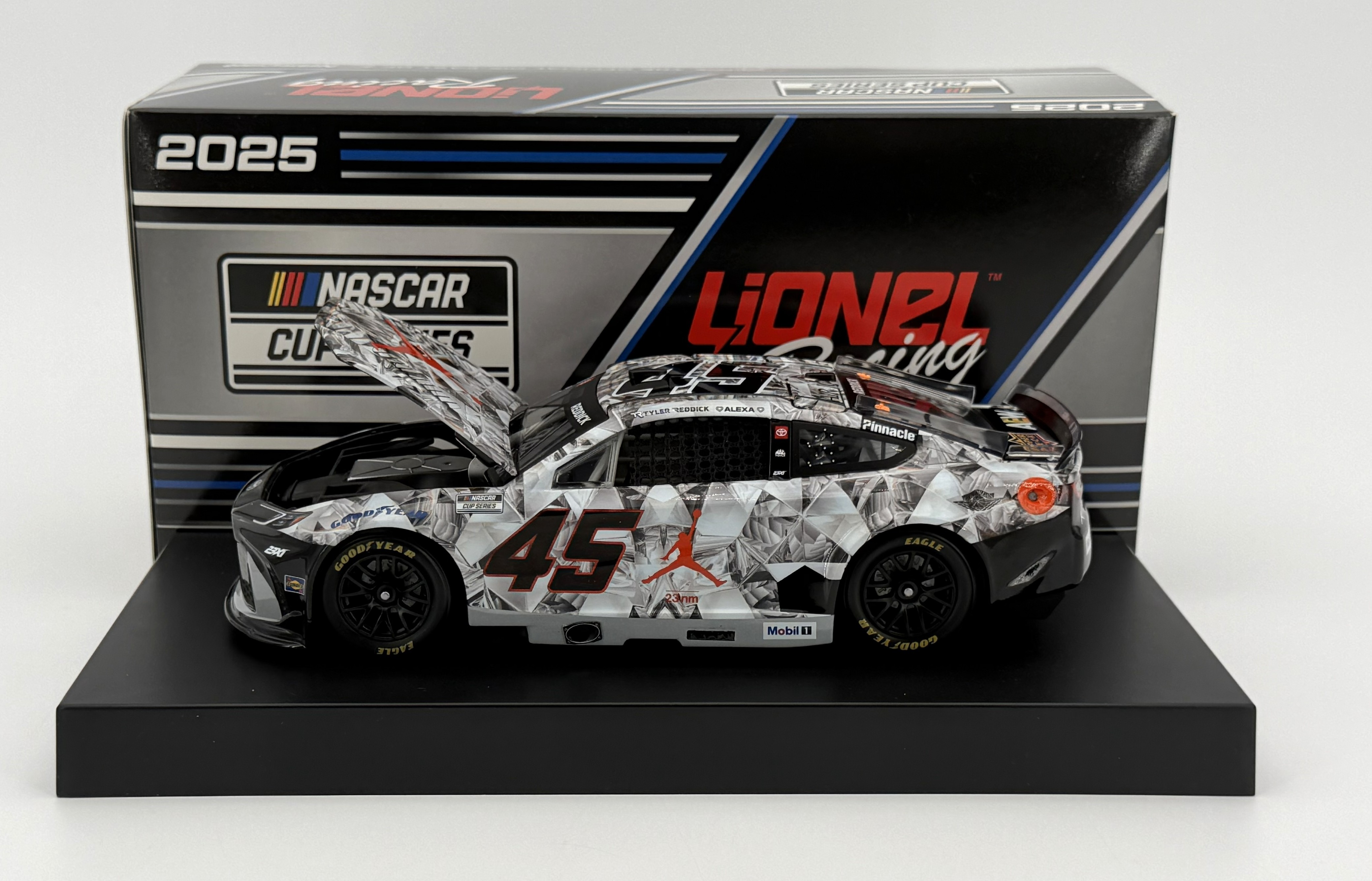 Tyler Reddick 2025 Jordan Brand Crystal 1:24 Nascar Diecast