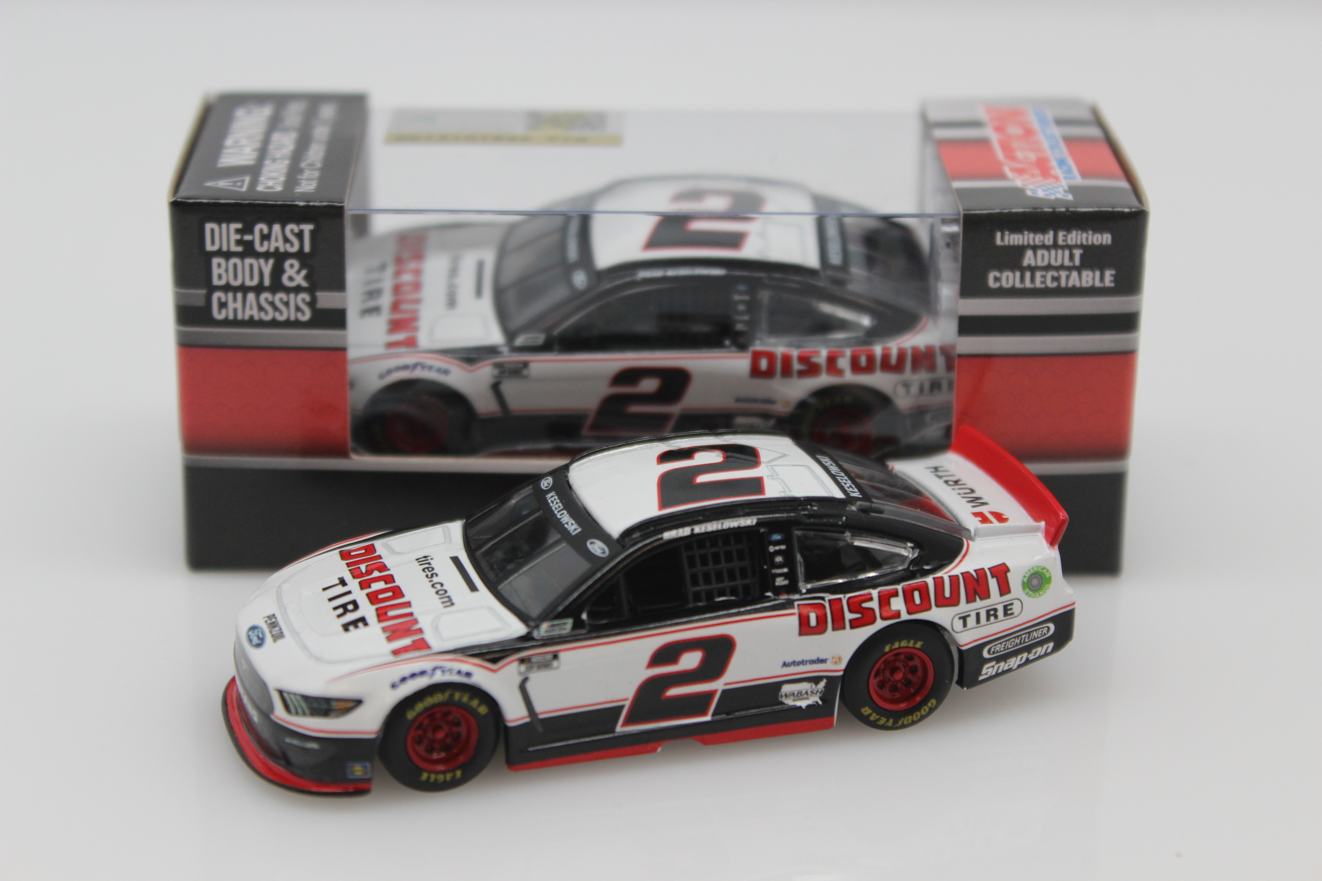 Lionel Racing Brad Keselowski #22 Tire 2016 Ford Mustang NASCAR Diecast Car 1:64 Scale 