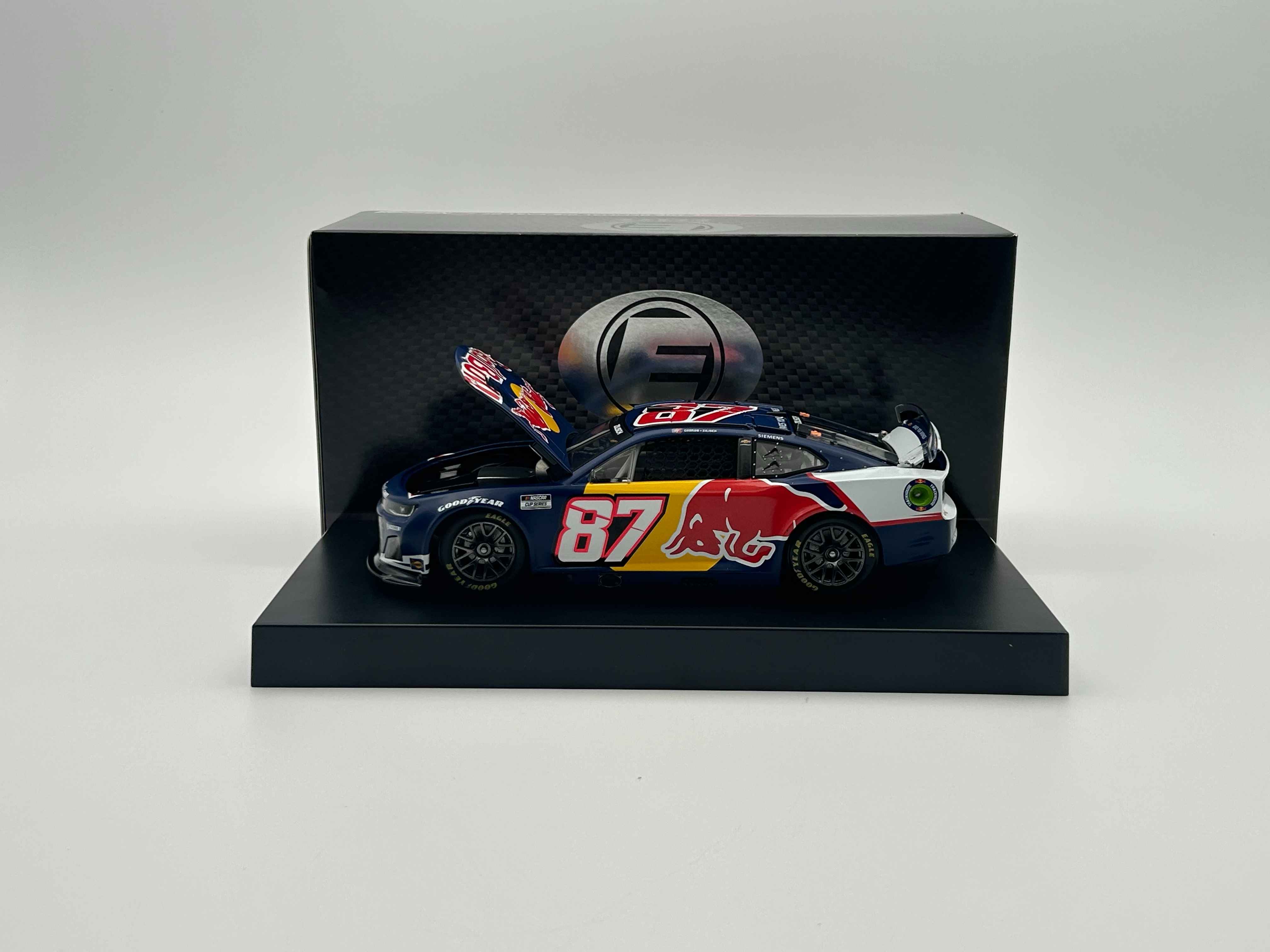 Connor Zilisch 2025 Red Bull1:24 Elite Nascar Diecast