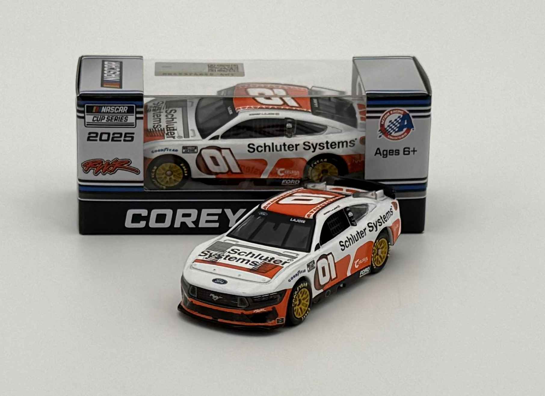 てるカリーニョ Corey Lajoie 2025 Schluter-Systems White 1:64 Nascar Diecast