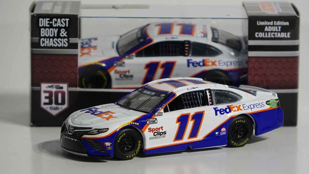 Denny Hamlin 2021 FedEx Express 1:64 Nascar Diecast Chassis