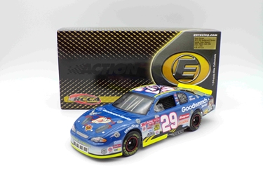 Kevin Harvick Autographed 2002 GM Goodwrench Service / Looney Tunes Rematch 1:24 RCCA Elite Diecast Kevin Harvick Autographed 2002 GM Goodwrench Service / Looney Tunes Rematch 1:24 RCCA Elite Diecast 