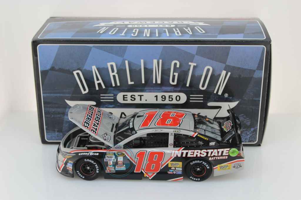 Kyle Busch 2016 Interstate Batteries Darlington Throwback 1:24