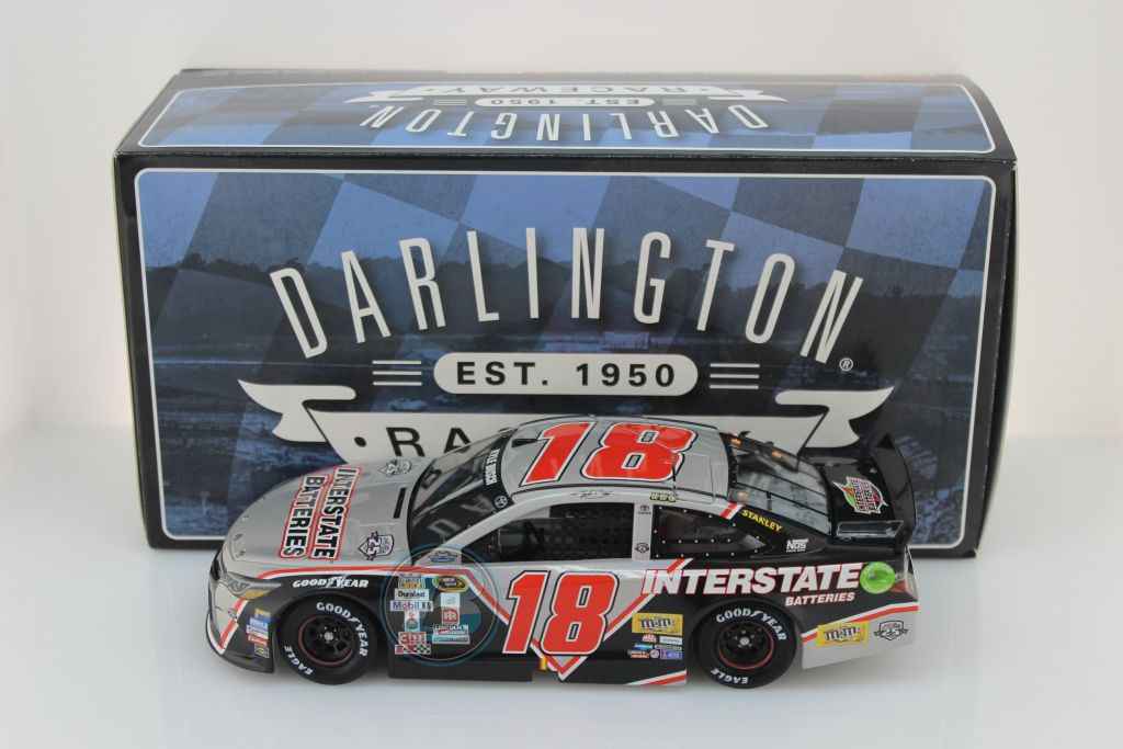 Kyle Busch 2016 Interstate Batteries Darlington Throwback 1:24