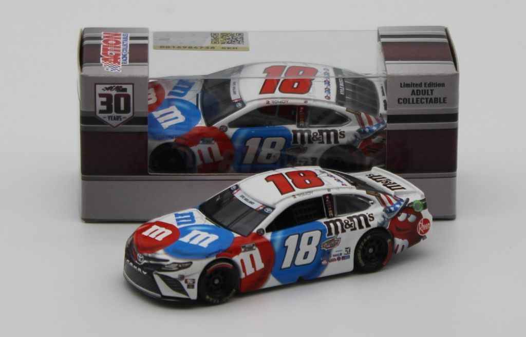 Kyle Busch 2021 M&M's Red, White & Blue 1:64 Nascar Diecast