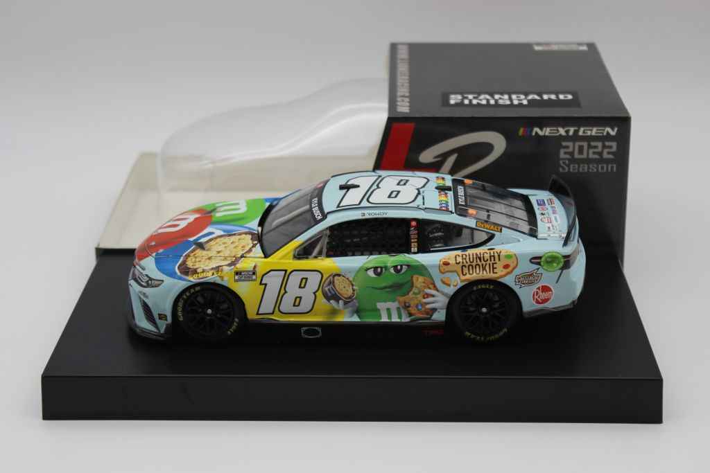 Kyle Busch 2022 M&M's Crunchy Cookie 1:24 Nascar Diecast