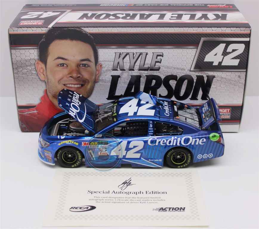 Kyle Larson Autographed Credit One Bank 1:24 Liquid Color SS Nascar Diecast