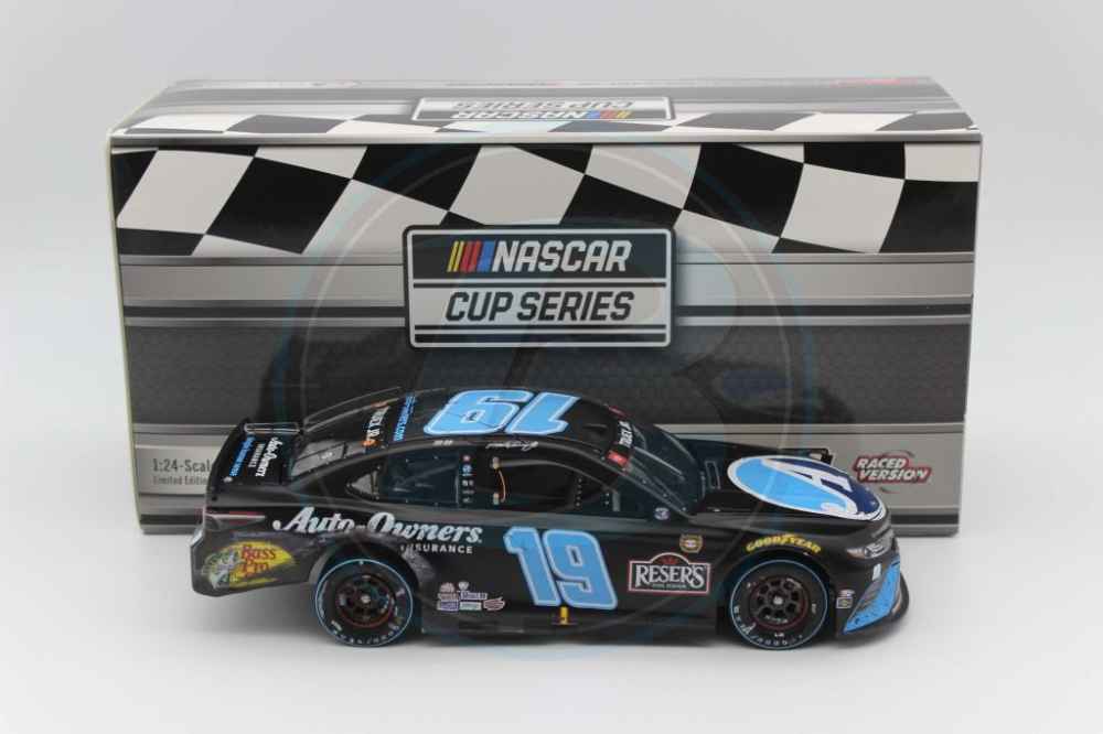 MARTIN TRUEX Jr. 2021 Lionel #19 DEWALT Toyota Camry 1/64 Action IN STOCK MARTIN TRUEX Jr. 2021 Lionel #19 DEWALT Toyota Camry 1/64 Action IN STOCK