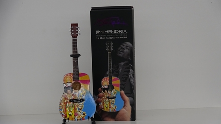 Officially Licensed Jimi Hendrix AXIS Bold As Love Mini Acoustic Guitar Model Axe Heaven, Gibson, replica guitar