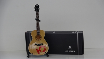 Officially Licensed Third Eye Blind Stephan Jenkins Miniature Acoustic Guitar Model Axe Heaven, Gibson, replica guitar