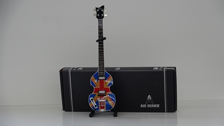 Paul McCartney Union Jack UK Violin Bass Mini Guitar Axe Heaven, Gibson, replica guitar