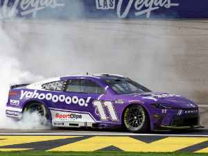 *Preorder* Denny Hamlin 2026 Yahoo / Las Vegas 3.15.26 Race Win 1:24 Color Chrome Nascar Diecast Denny Hamlin, Nascar Diecast, 2026 Nascar Diecast, 1:64 Scale Diecast