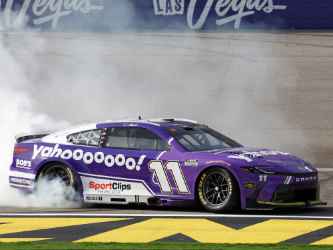 *Preorder* Denny Hamlin 2026 Yahoo / Las Vegas 3.15.26 Race Win 1:24 Elite Nascar Diecast Denny Hamlin, Nascar Diecast, 2026 Nascar Diecast, 1:64 Scale Diecast