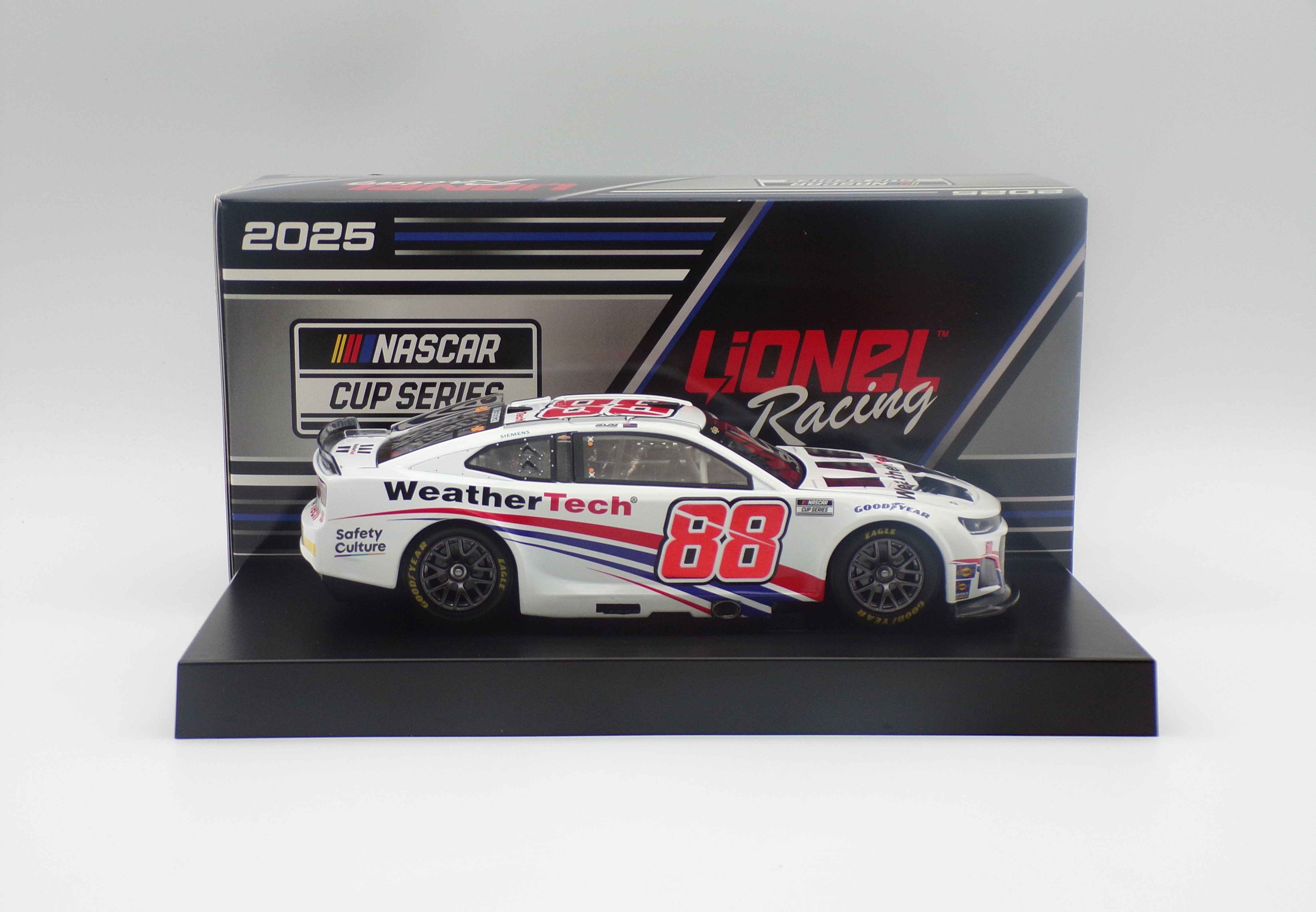 Shane Van Gisbergen 2025 Weathertech 1:24 Nascar Diecast