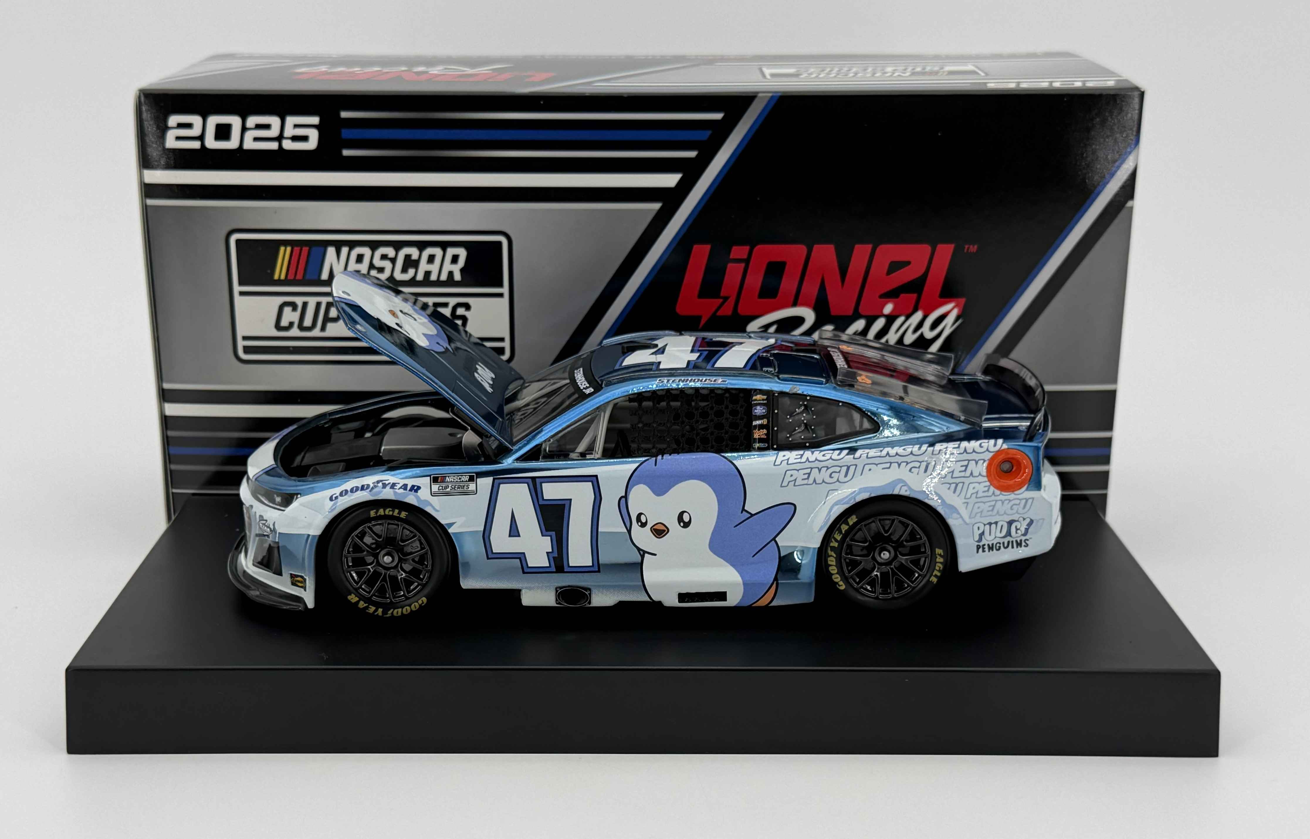 Ricky Stenhouse Jr 2025 Pudgy Penguins 1:24 Color Chrome Nascar