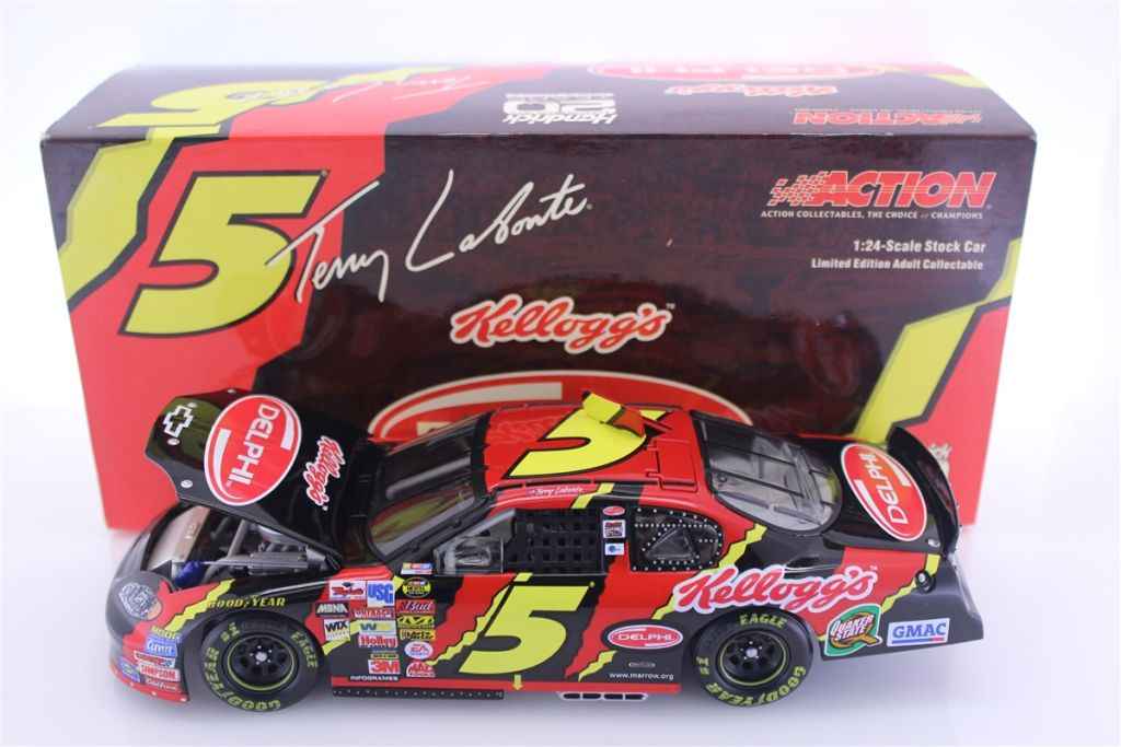 Terry Labonte #5 2004 Kellogg's / Delphi 1:24 Nascar Diecast Bank