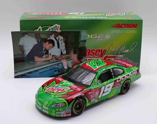 ** With Picture of Driver Autographing Diecast ** Casey Atwood Autographed Dodge / Mountain Dew 1:24 Nascar Diecast ** With Picture of Driver Autographing Diecast ** Casey Atwood Autographed Dodge / Mountain Dew 1:24 Nascar Diecast 