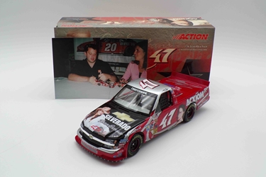 ** With Picture of Driver Autographing Diecast ** Tony Stewart Autographed 2004 Silverado / Celebrity All Star / Sara Evans 1:24 Nascar Diecast ** With Picture of Driver Autographing Diecast ** Tony Stewart Autographed 2004 Silverado / Celebrity All Star / Sara Evans 1:24 Nascar Diecast